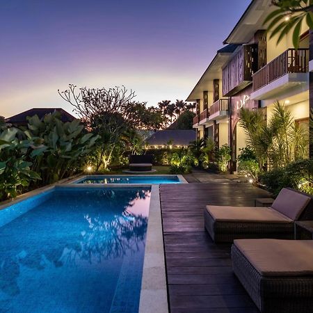 Cove Tevana Seminyak  Luaran gambar